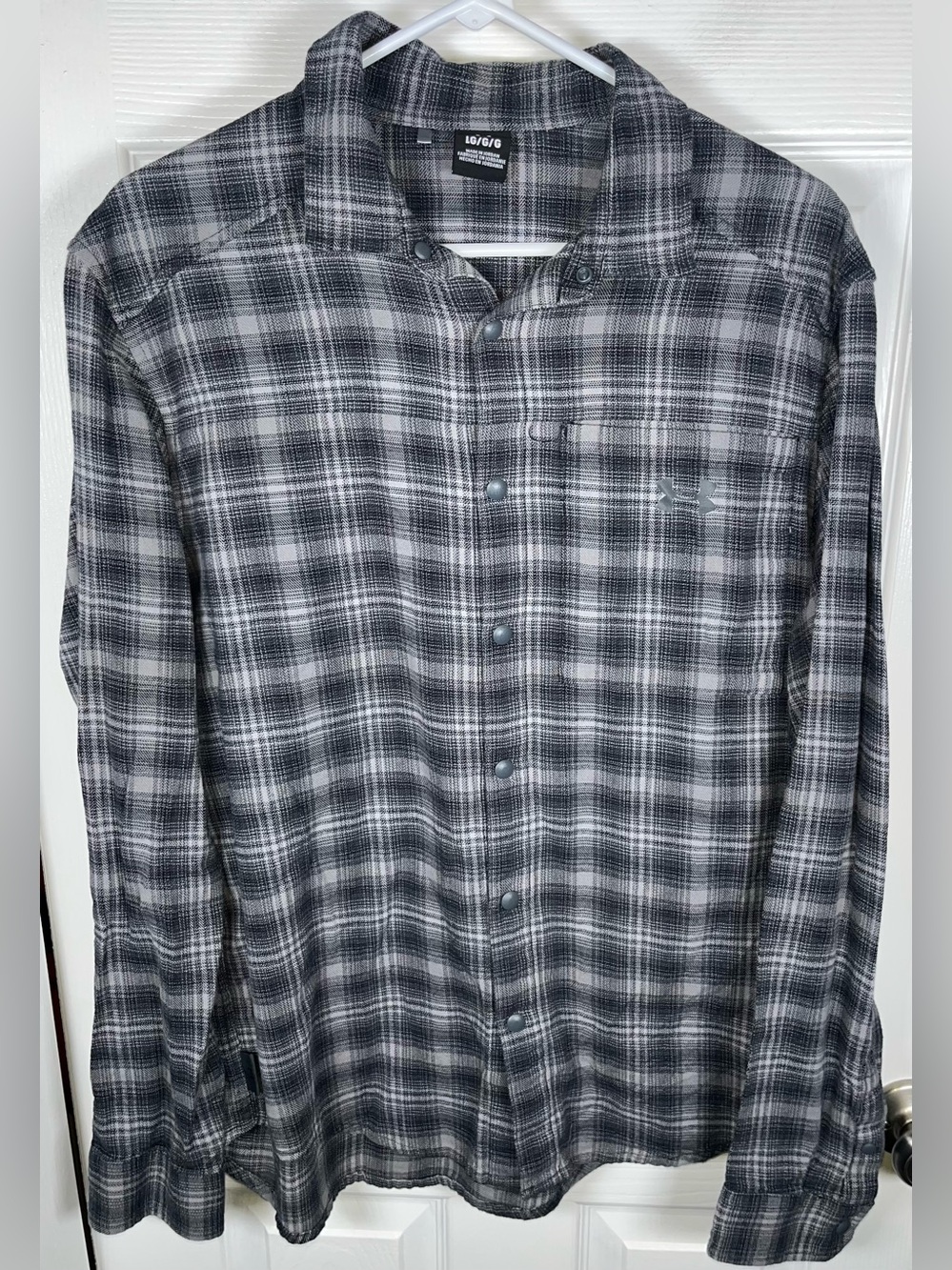 Under Armour Tradesman Flex Black Gray Men’s Large Plaid Flannel Button‎ Shirt